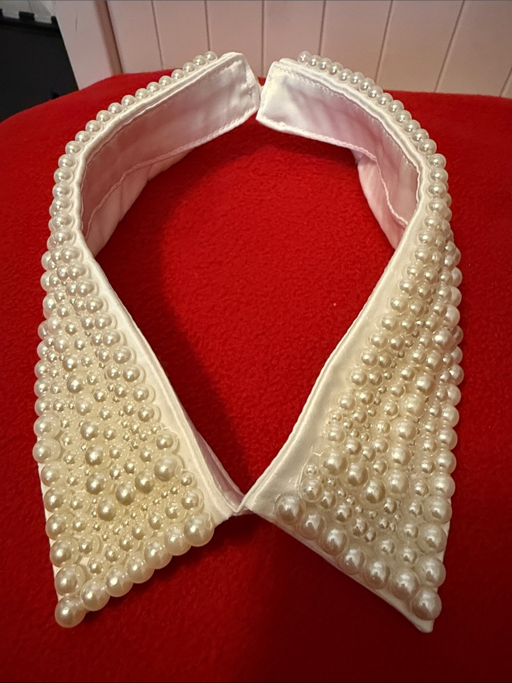 Pearl-Embellished Detachable Pear Embellished Collar - White